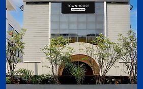 Super Townhouse Kalmana